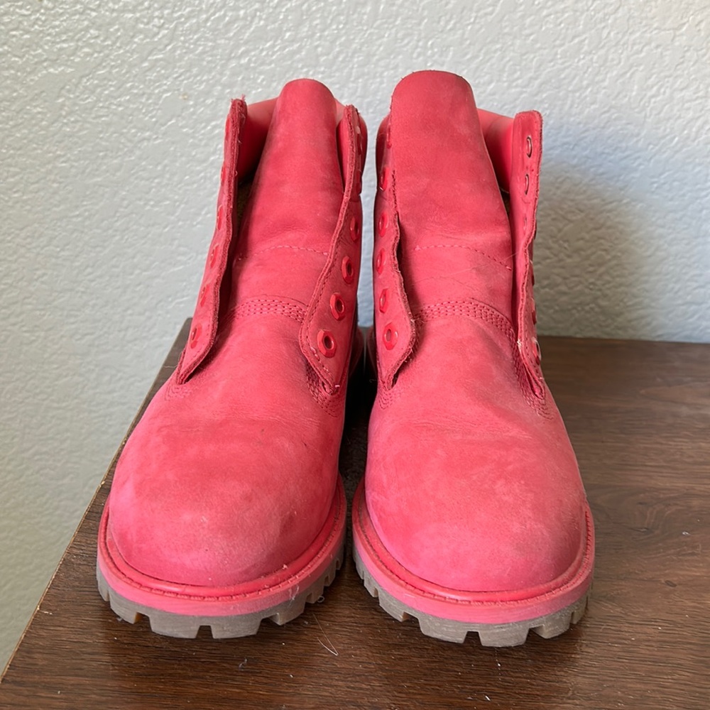 Pink timberlands no laces